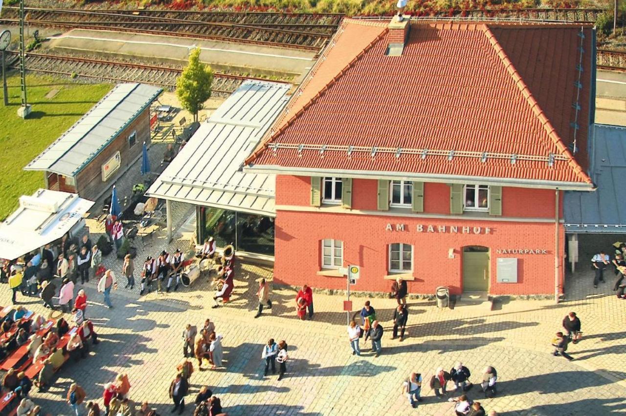 Uebernachten Im Nostalgischen Bahnwaggon Lägenhet Bogen Exteriör bild